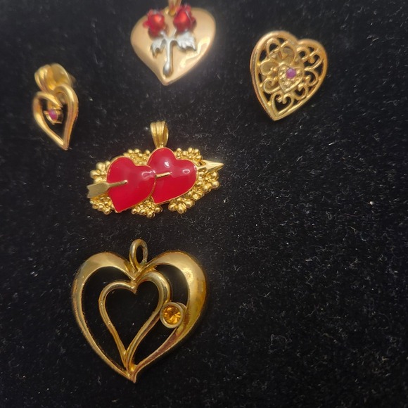 Vintage Heart Pendant / Pin Lot Mixed Materials And Styles Red Gold-tone - Picture 4 of 9